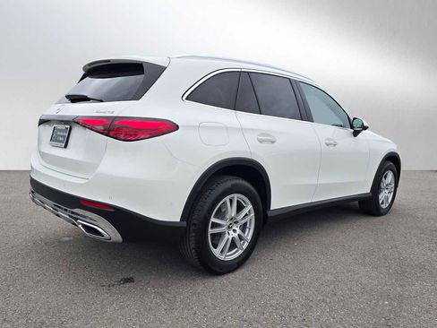 Used 2025 Mercedes-Benz GLC 300 4MATIC image 3