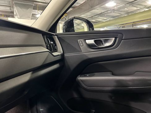 Certified 2025 Volvo XC60 B5 Plus AWD/4WD image 19