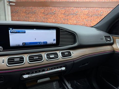 New 2025 Mercedes-Benz GLS 450 4MATIC image 17