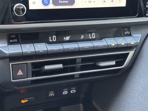 Used 2025 Toyota Camry LE FWD image 20