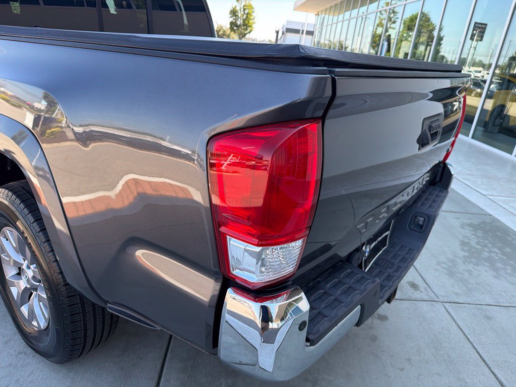 Used 2017 Toyota Tacoma SR5 w/ Tow Package RWD image 15