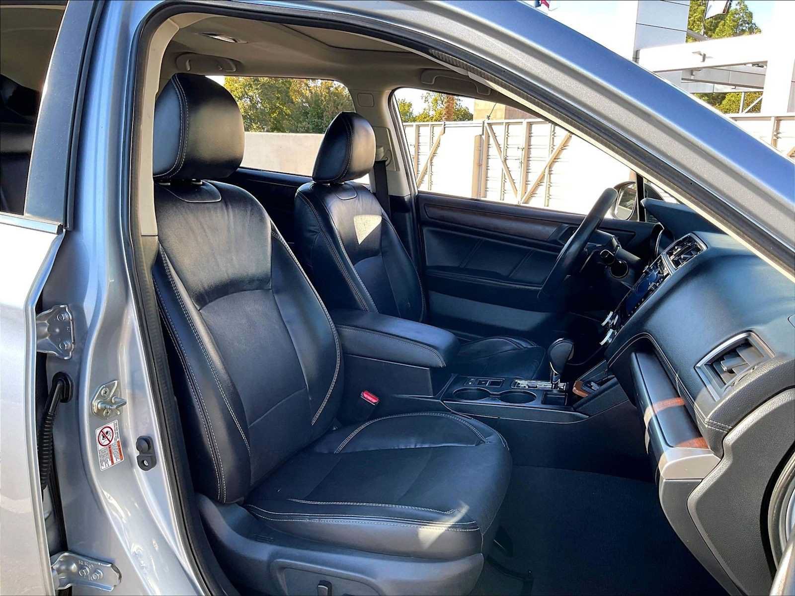 Used 2019 Subaru Outback 2.5i Limited AWD/4WD image 12