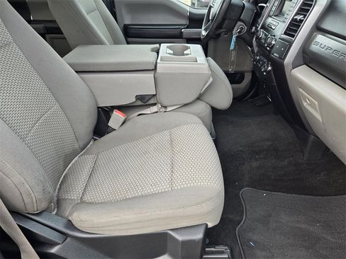 Used 2018 Ford F250 XLT w/ FX4 Off-Road Package image 13