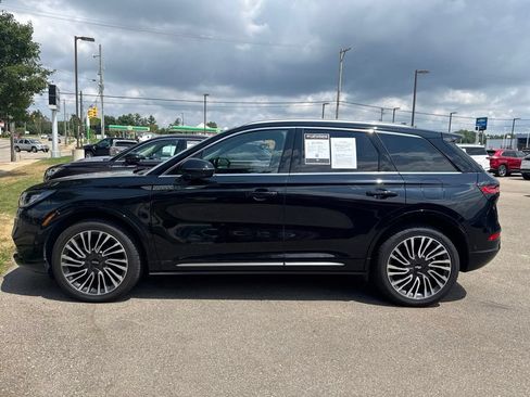 Used 2022 Lincoln Corsair Reserve w/ Equipment Group 201A AWD/4WD image 2