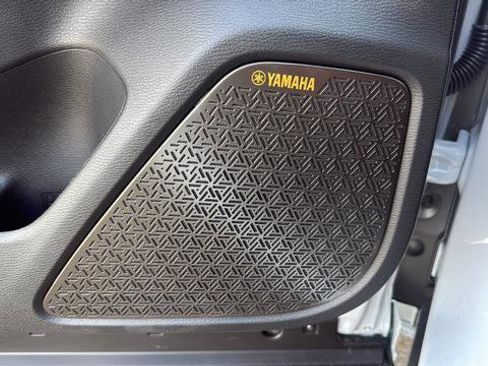 New 2026 Mitsubishi Outlander SEL image 12