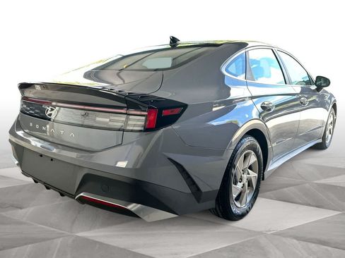 Used 2026 Hyundai Sonata SE FWD image 8