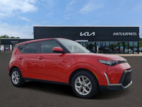 Certified 2023 Kia Soul LX w/ LX Technology Package FWD image 1
