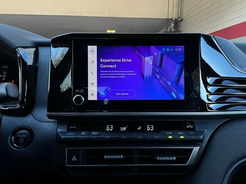 Used 2025 Toyota Camry LE image 25