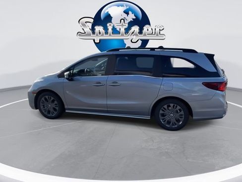 New 2026 Honda Odyssey Touring image 7