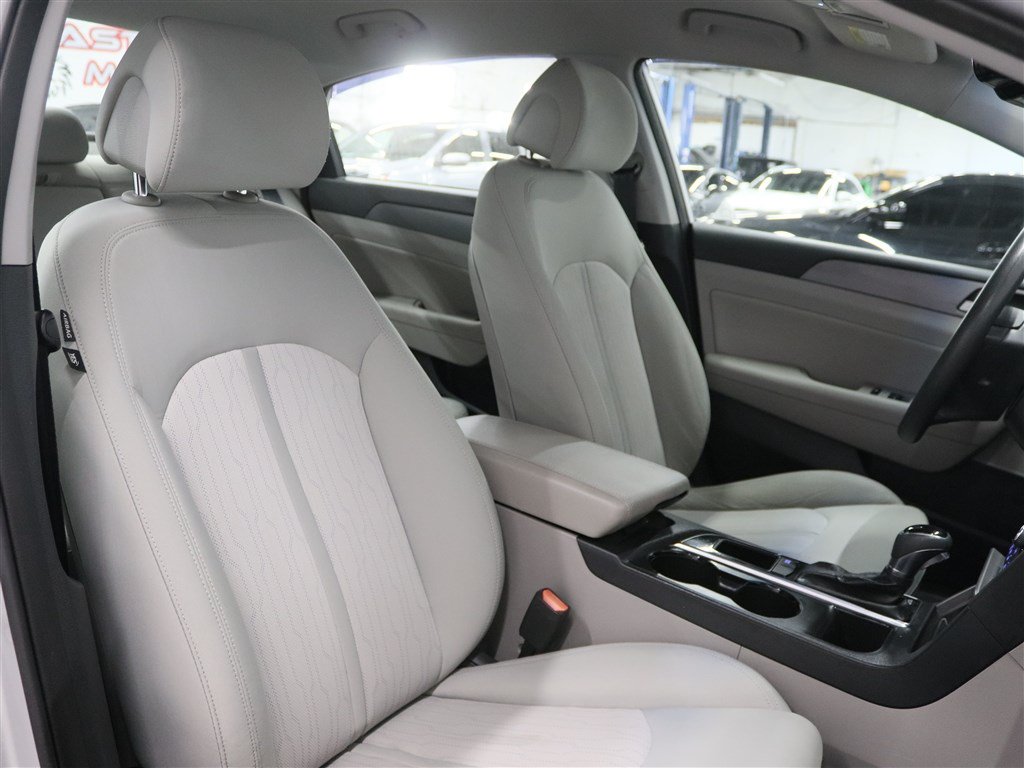 Used 2016 Hyundai Sonata SE FWD image 25