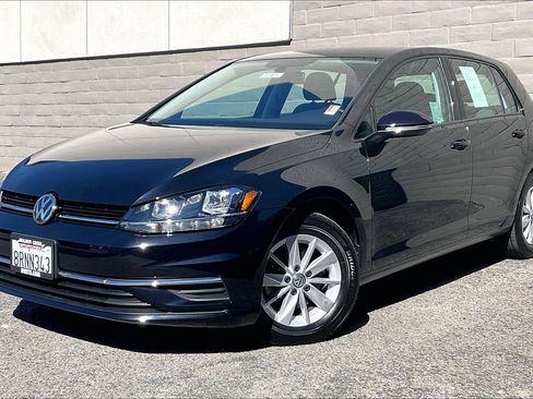 Used 2019 Volkswagen Golf S image 11