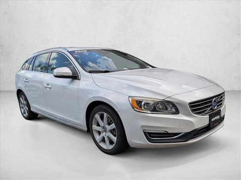 Used 2016 Volvo V60 T5 Premier FWD image 3