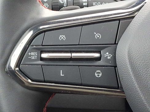 Used 2024 Chevrolet Traverse RS image 22