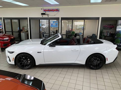 Used 2024 Ford Mustang GT Premium RWD image 3