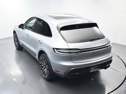 Certified 2025 Porsche Macan AWD/4WD image 38