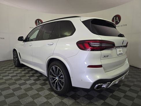 Used 2021 BMW X5 xDrive40i w/ M Sport Package image 7