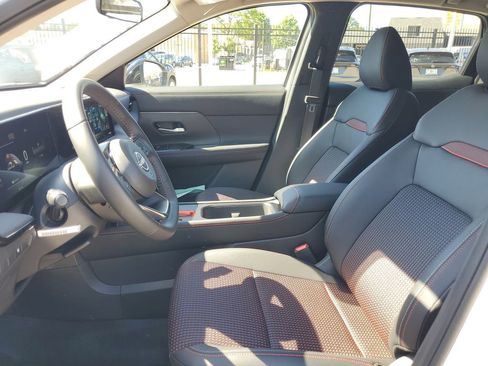 New 2026 Nissan Kicks SR w/ Cold Weather Package AWD/4WD image 16