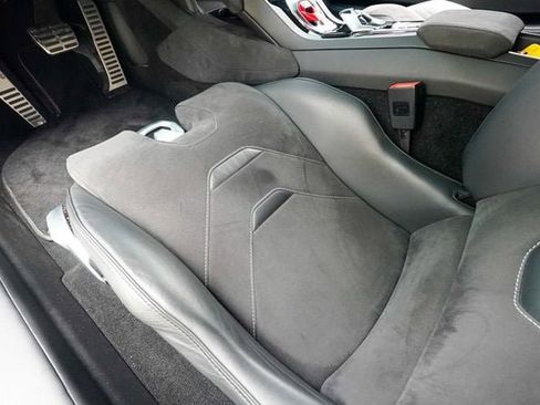 Used 2021 Lamborghini Huracan EVO RWD image 65