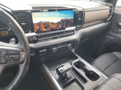 Used 2024 Chevrolet Silverado 1500 High Country image 32