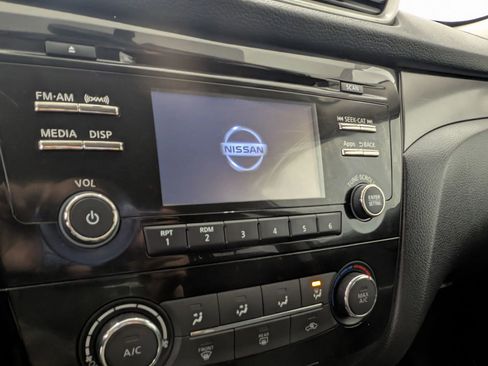 Used 2016 Nissan Rogue S w/ Appearance Package image 20