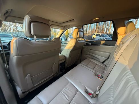 Used 2014 Jeep Grand Cherokee Limited image 19