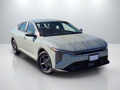 New 2025 Kia K4 LXS