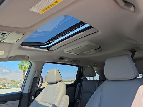 Used 2018 Honda Odyssey Touring image 19