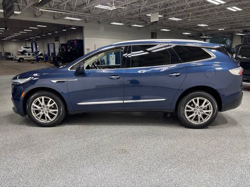 Used 2023 Buick Enclave Essence w/ Experience Buick Package AWD/4WD image 4
