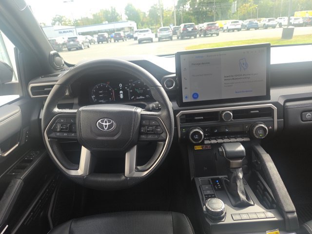 Used 2025 Toyota 4Runner Limited AWD/4WD image 13