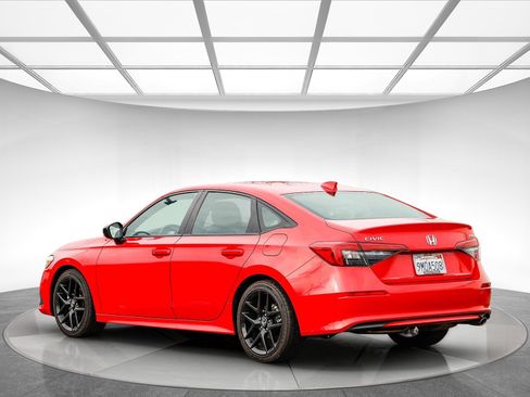 Used 2024 Honda Civic Sport image 2