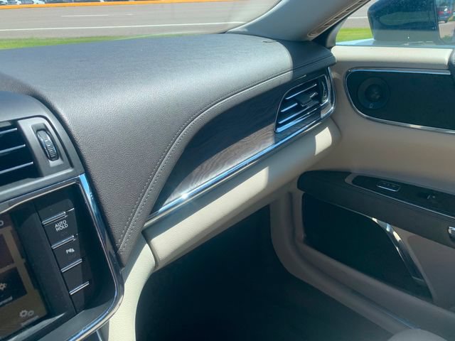 Used 2018 Lincoln Continental Reserve AWD/4WD image 16