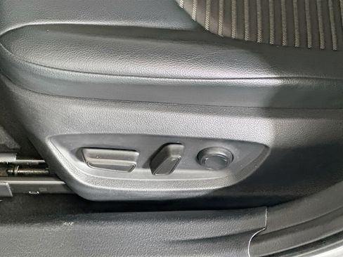 Used 2023 Toyota Camry SE FWD image 13
