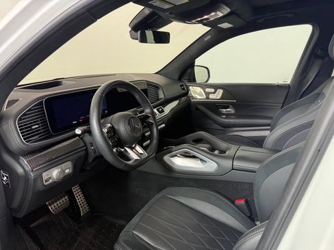 Used 2025 Mercedes-Benz GLS 63 AMG 4MATIC image 4