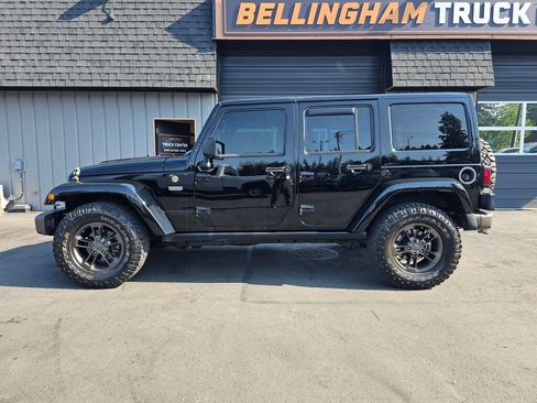 Used 2016 Jeep Wrangler Unlimited Sahara AWD/4WD image 2