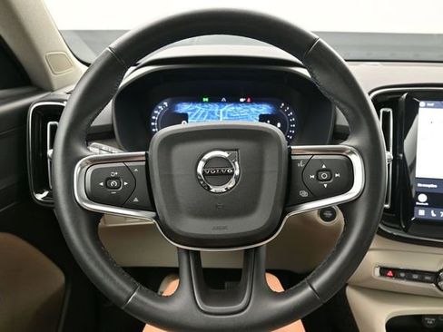Used 2025 Volvo XC40 B5 Plus AWD/4WD image 24