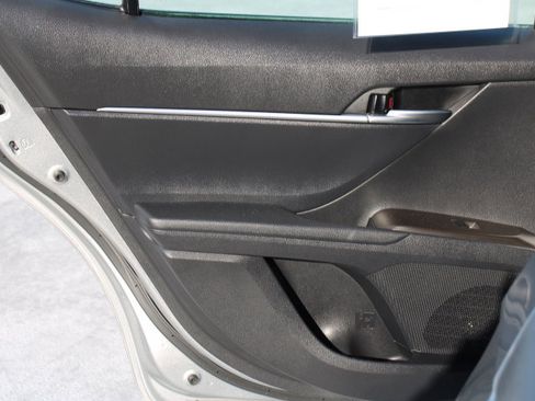 Used 2023 Toyota Camry SE image 13