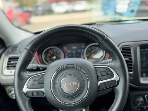 Used 2019 Jeep Compass Trailhawk AWD/4WD image 12