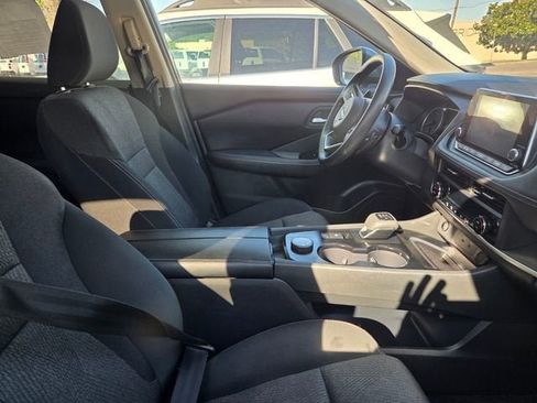 Used 2024 Nissan Rogue SV AWD/4WD image 5