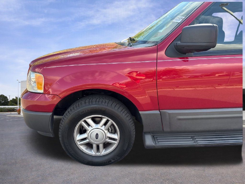 Used 2004 Ford Expedition XLT AWD/4WD image 31