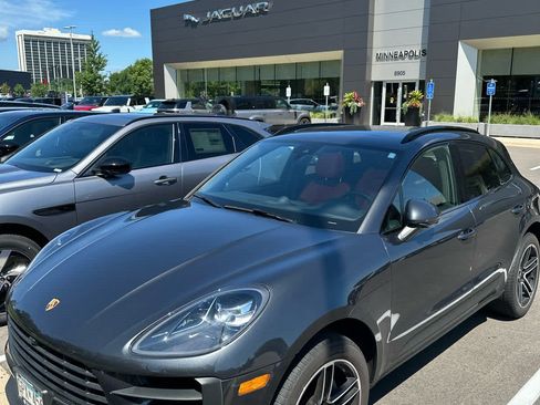 Used 2021 Porsche Macan S AWD/4WD image 1
