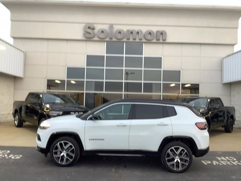 Certified 2024 Jeep Compass Limited w/ Elite Group image 1
