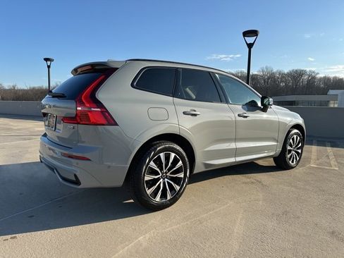 Certified 2025 Volvo XC60 B5 Plus image 9