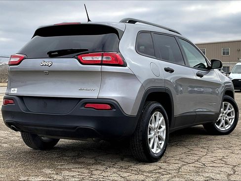 Used 2017 Jeep Cherokee Sport image 11