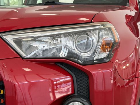 Used 2015 Toyota 4Runner SR5 AWD/4WD image 11