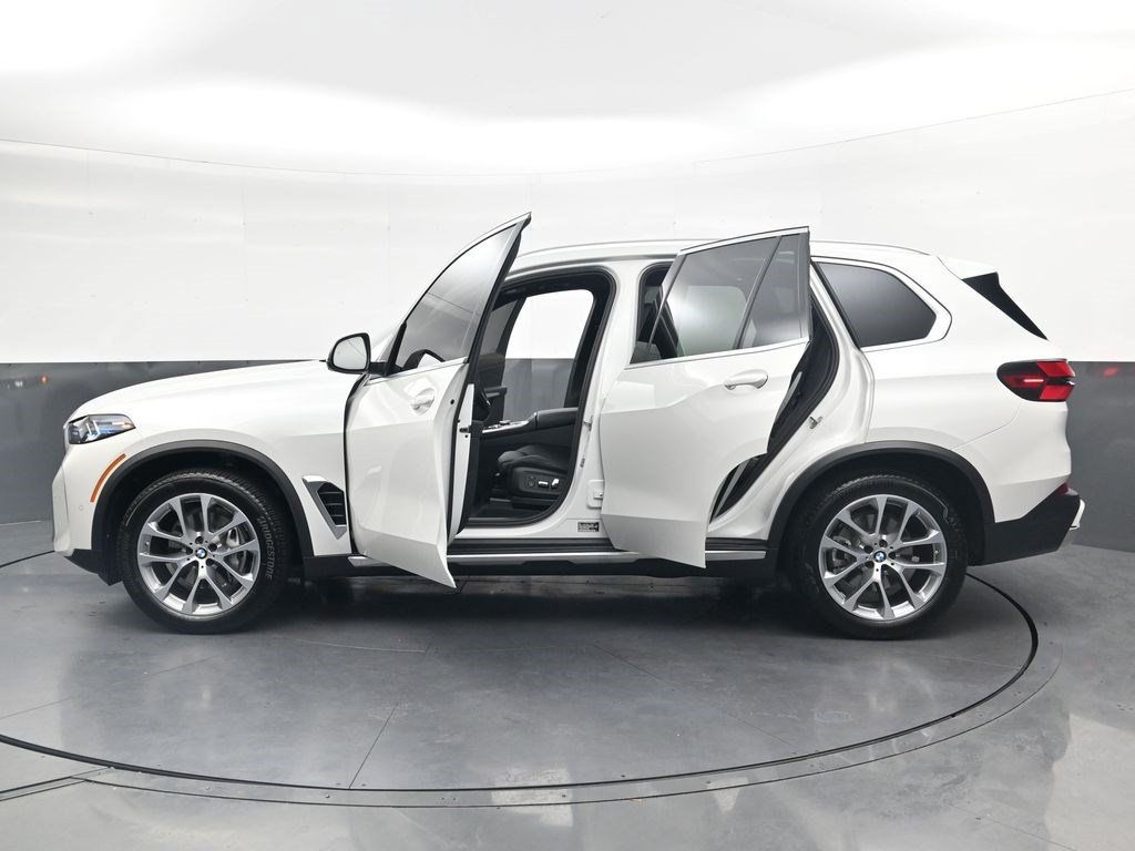 Used 2026 BMW X5 xDrive40i w/ Premium Package AWD/4WD image 41