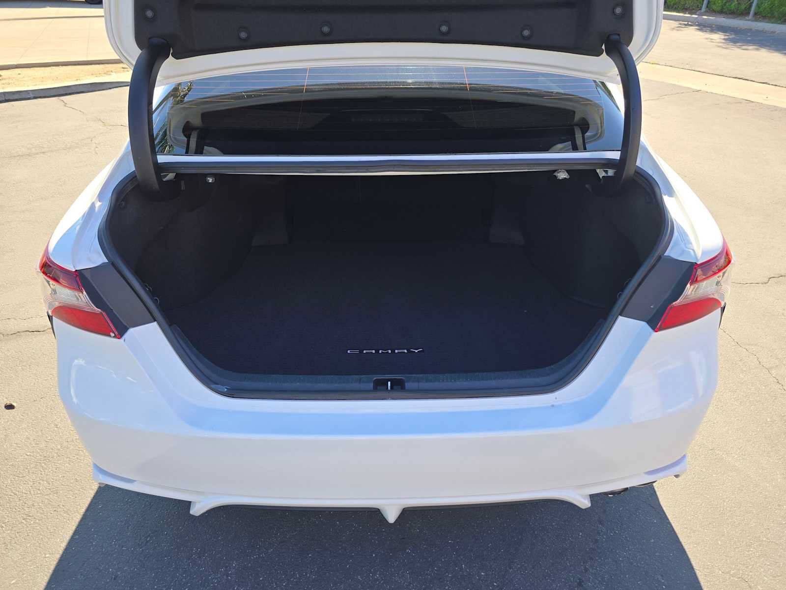 Certified 2022 Toyota Camry SE w/ Carpet Mat Package (TMS) FWD image 14