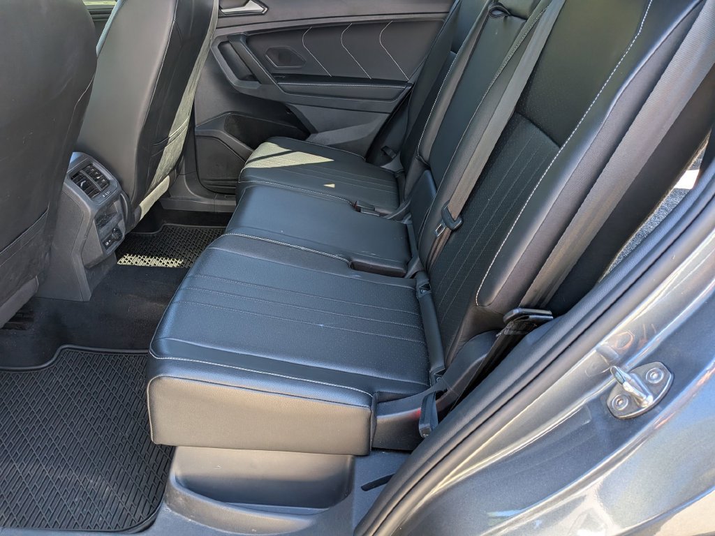 Used 2022 Volkswagen Tiguan SE R-Line AWD/4WD image 29