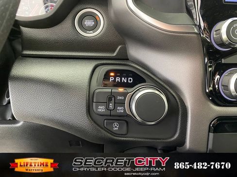 New 2026 RAM 1500 Express AWD/4WD image 17