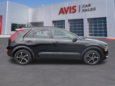 Used 2025 Kia Niro LX FWD image 5