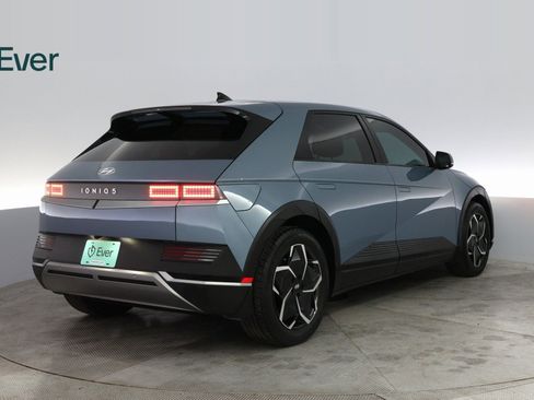 Used 2023 Hyundai Ioniq 5 SEL image 12